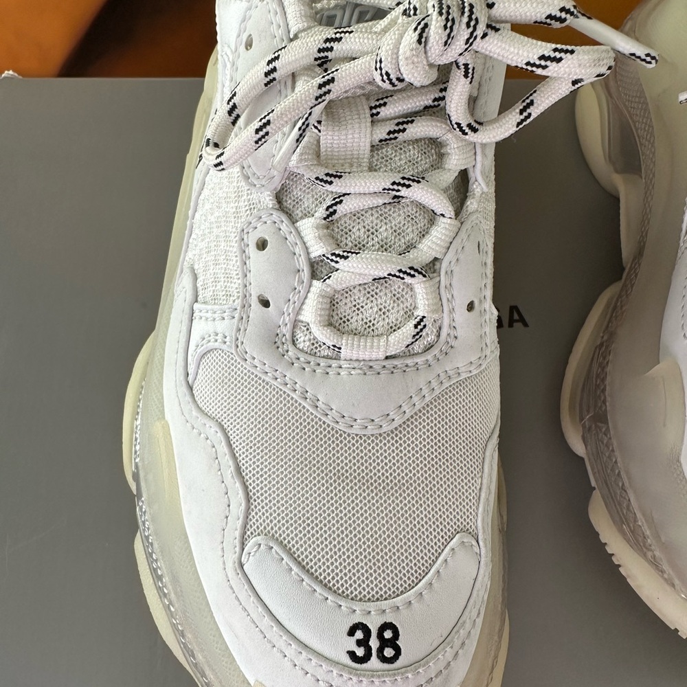 Balenciaga White Sneakers - Picture 14 of 14